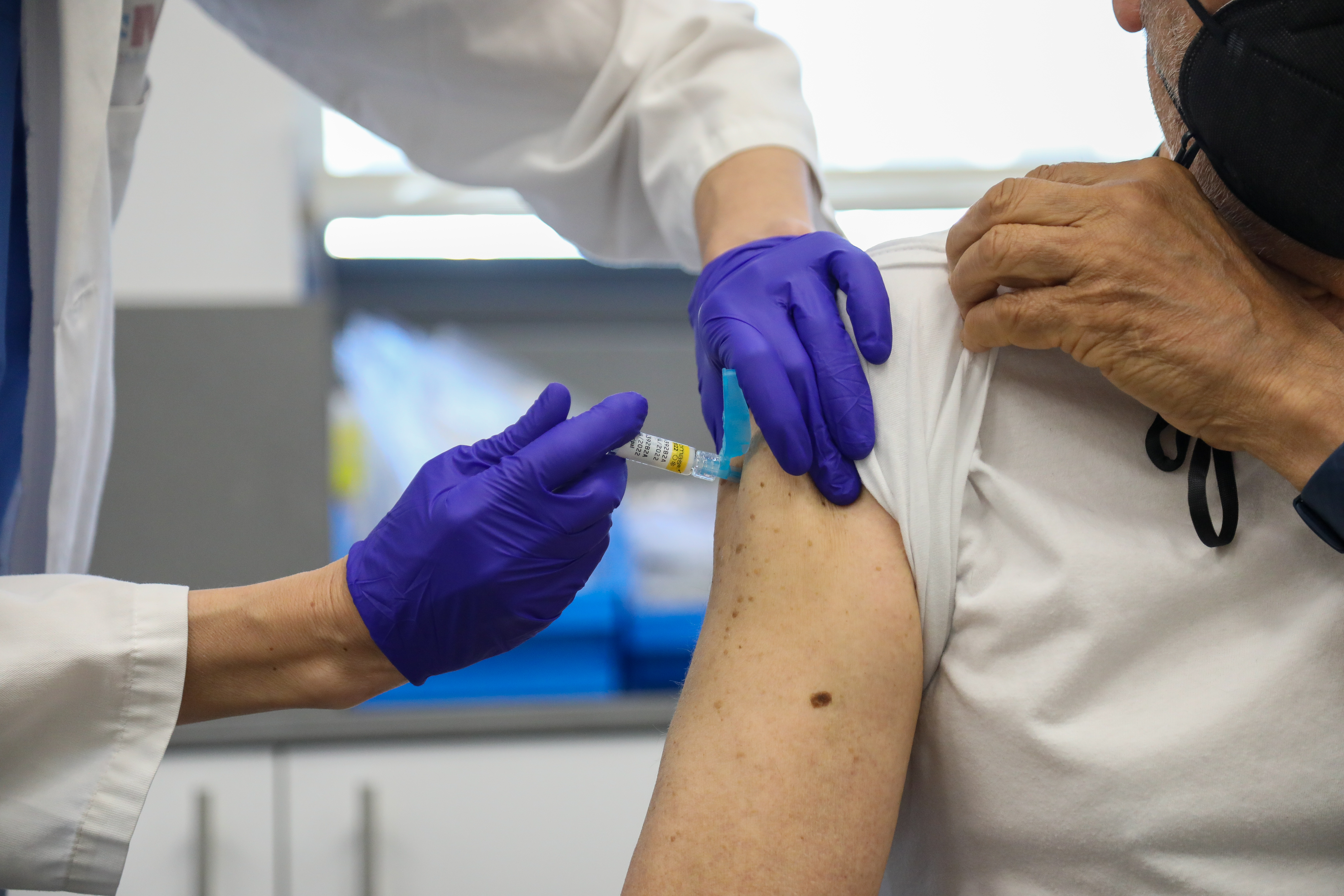 Die Gemeinschaft hat 151.622 Menschen gegen die Grippe geimpft, wobei 46,4 % auch die dritte Dosis gegen Covid-19 erhielten