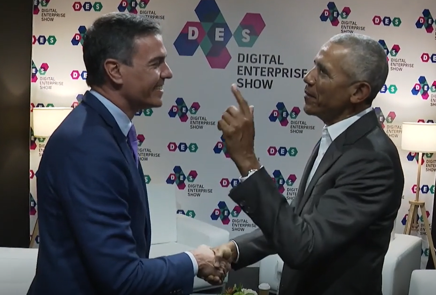 Pedro Sánchezและ Barack Obama พบกันที่งาน DES 2022 ในมาลากา