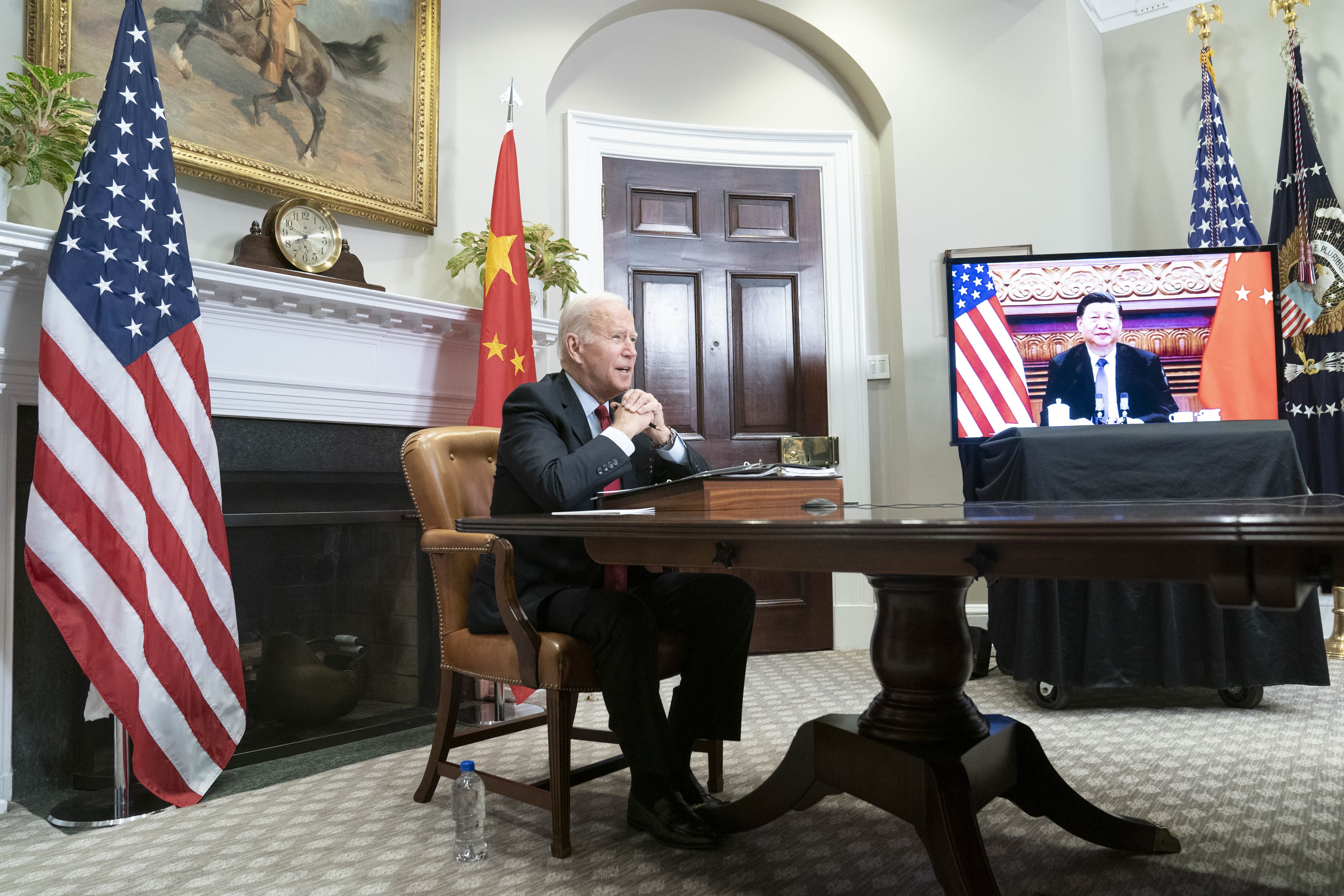 Archive image of the telematic meeting between Joe Biden and Xi Jinping in November 2021.
