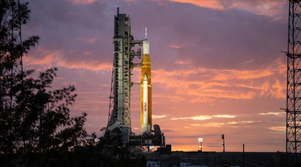 ستطلق Orion داخل صاروخ SLS الضخم الأسبوع المقبل.