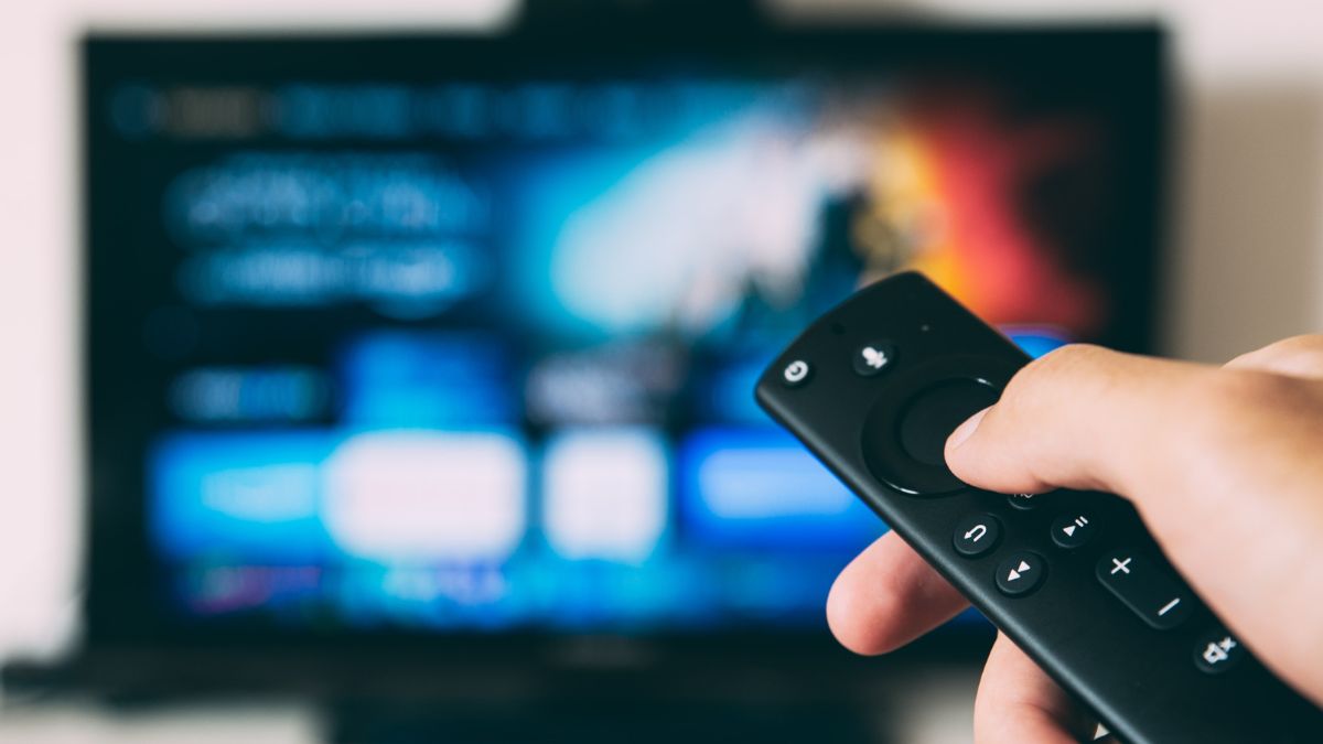 Es necesario abrir VLC Media Player para ver series o películas.