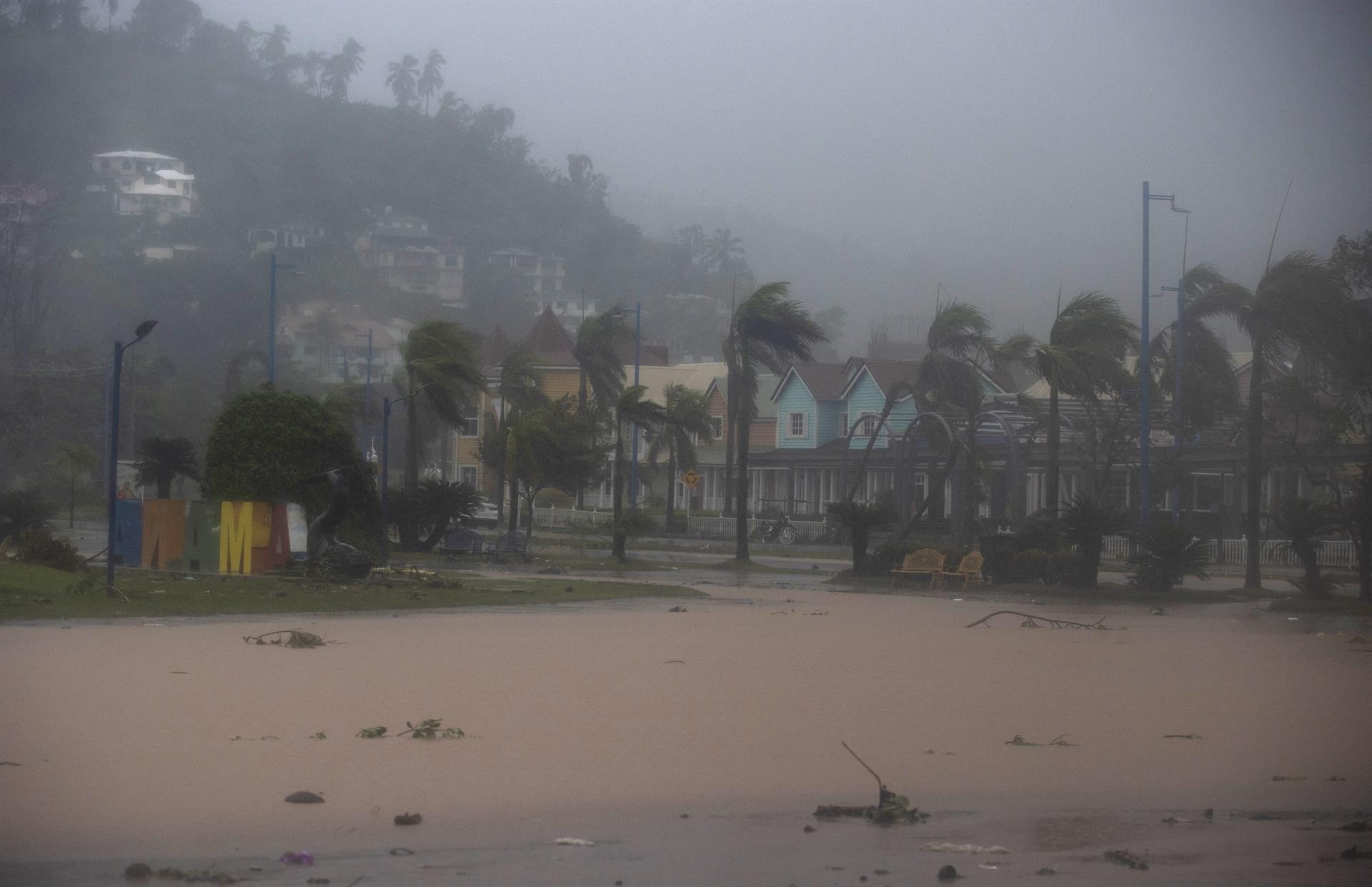 Lluvias y fuertesvientos en Samaná (República Dominicana), durante el paso del huracán Fiona.