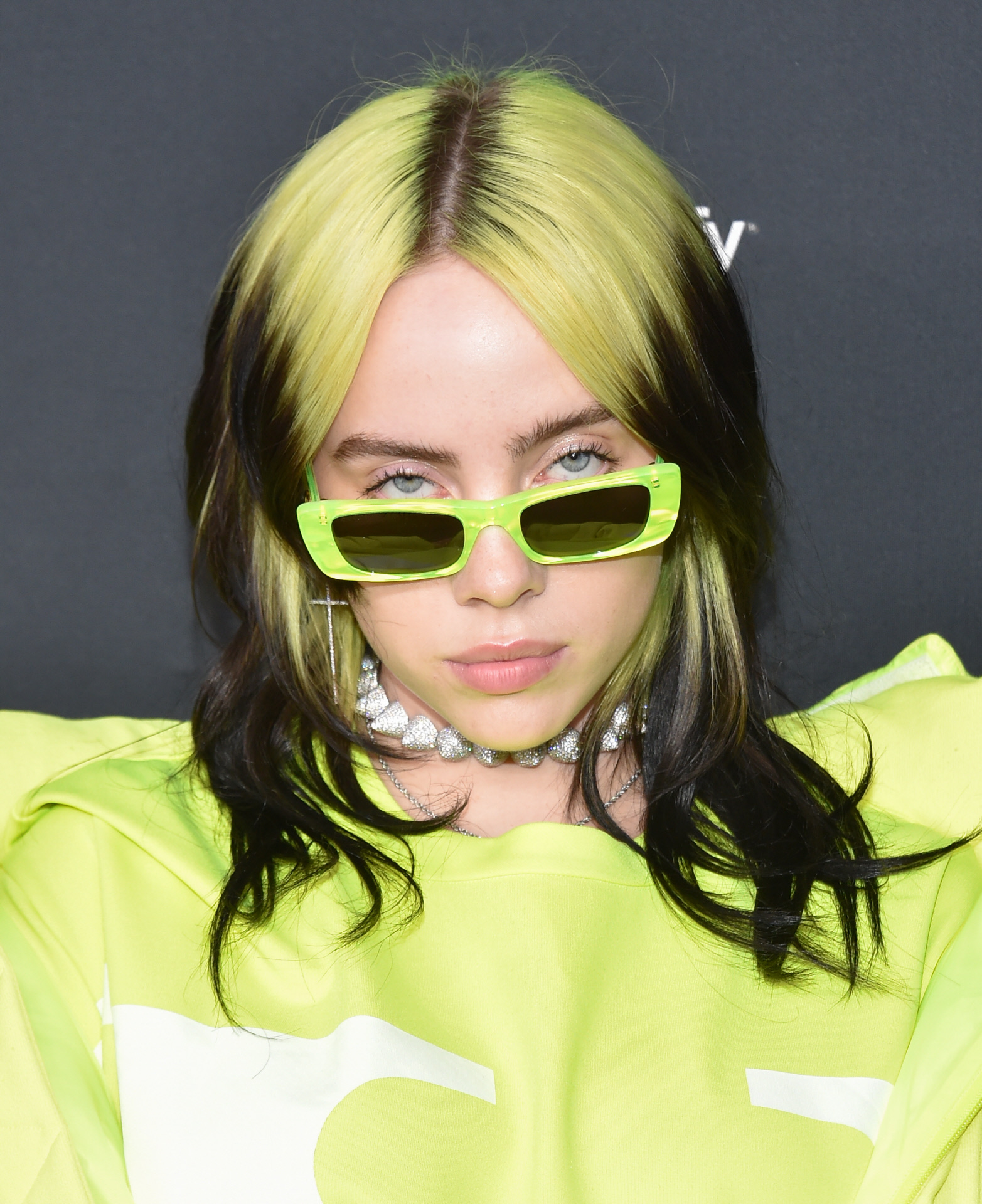 Billie Eilish wore the 'colored roots' like nobody else