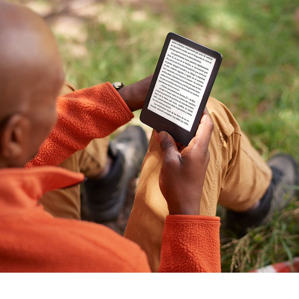 Kindle 2022 can be read without any problem even in bright sunlight.