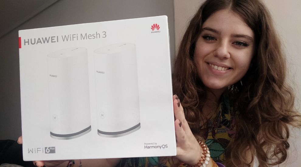 Huawei sells a package with two WiFi mesh 3 and another 3 devices.
