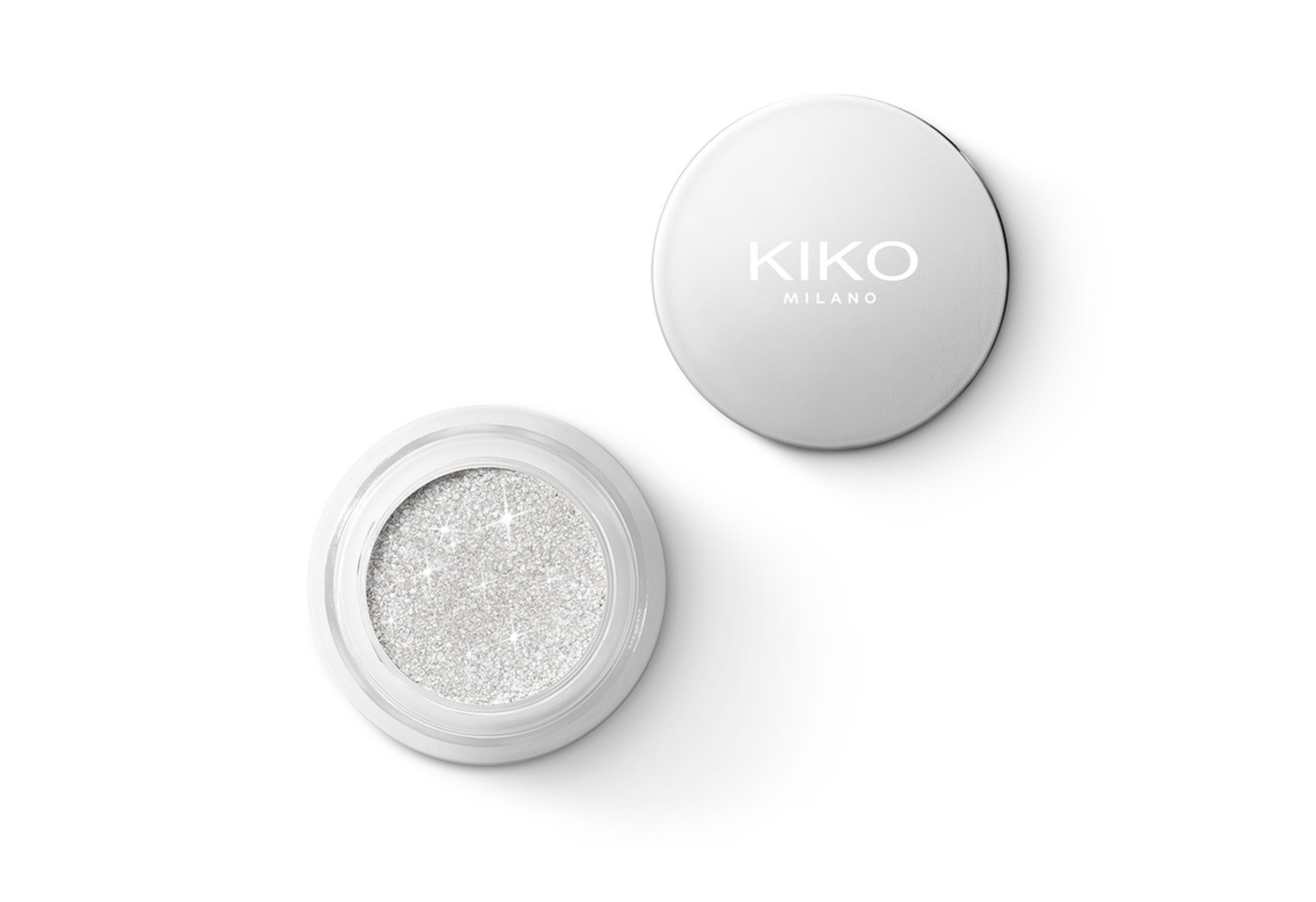 'Blue Me Sparkling Eyeshadow' in the shade 'White Breeze' by Kiko