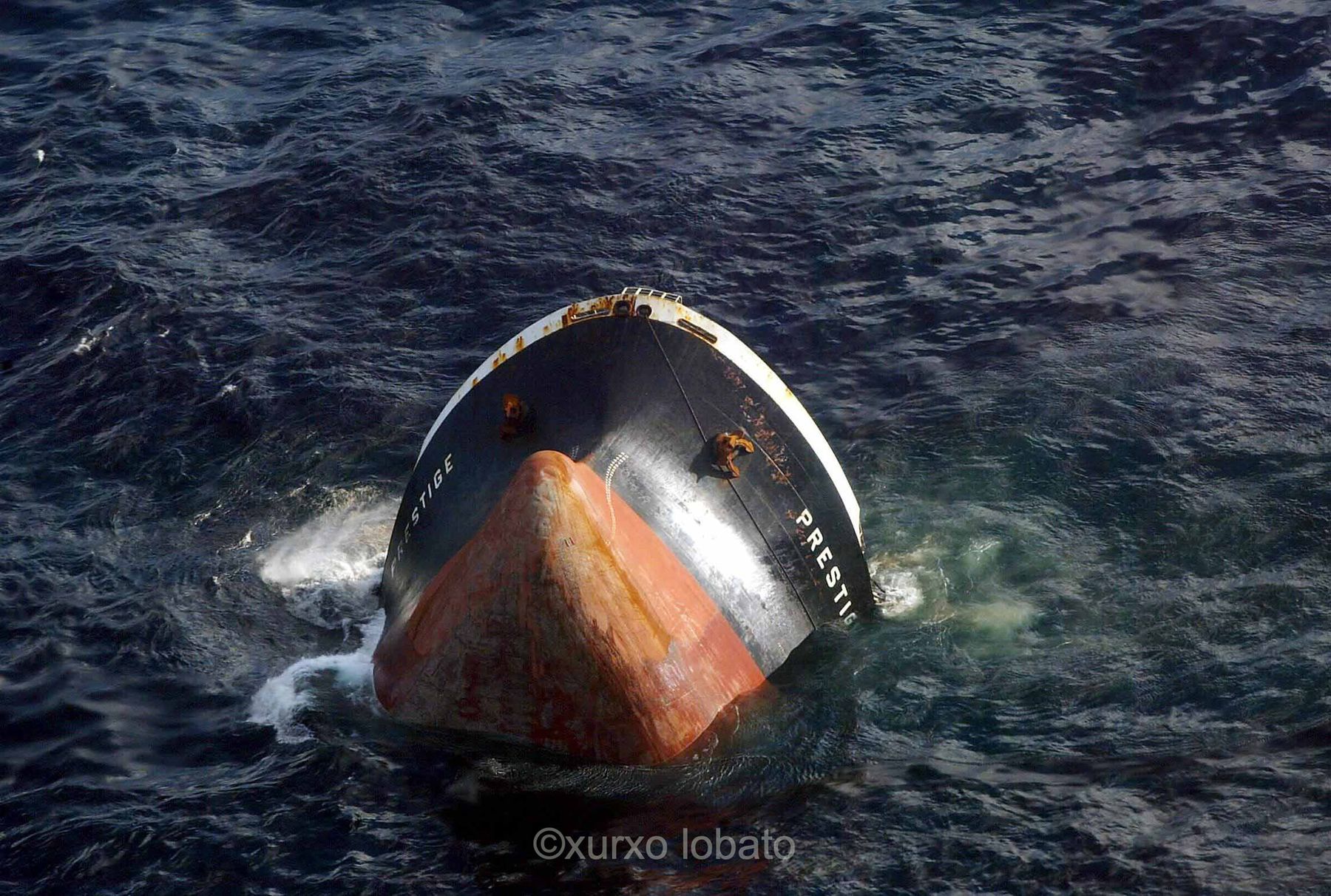 The oil tanker Prestige sank off the coast of Finisterre (Galicia) in 2002.