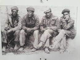 Old photograph of prisoners of the Bustarviejo penitentiary detachment.