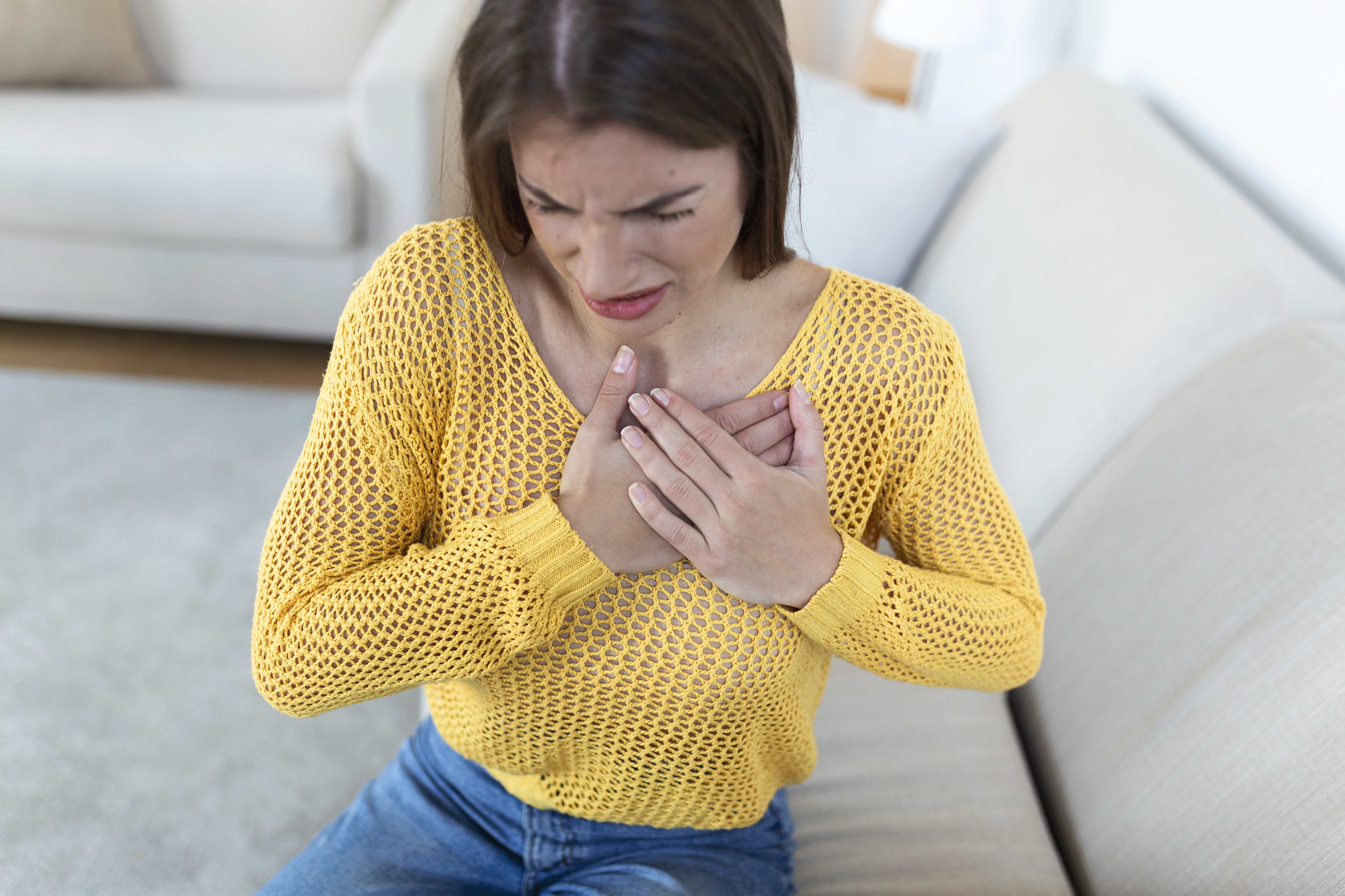 The symptoms of a heart attack in women are different from those in men.