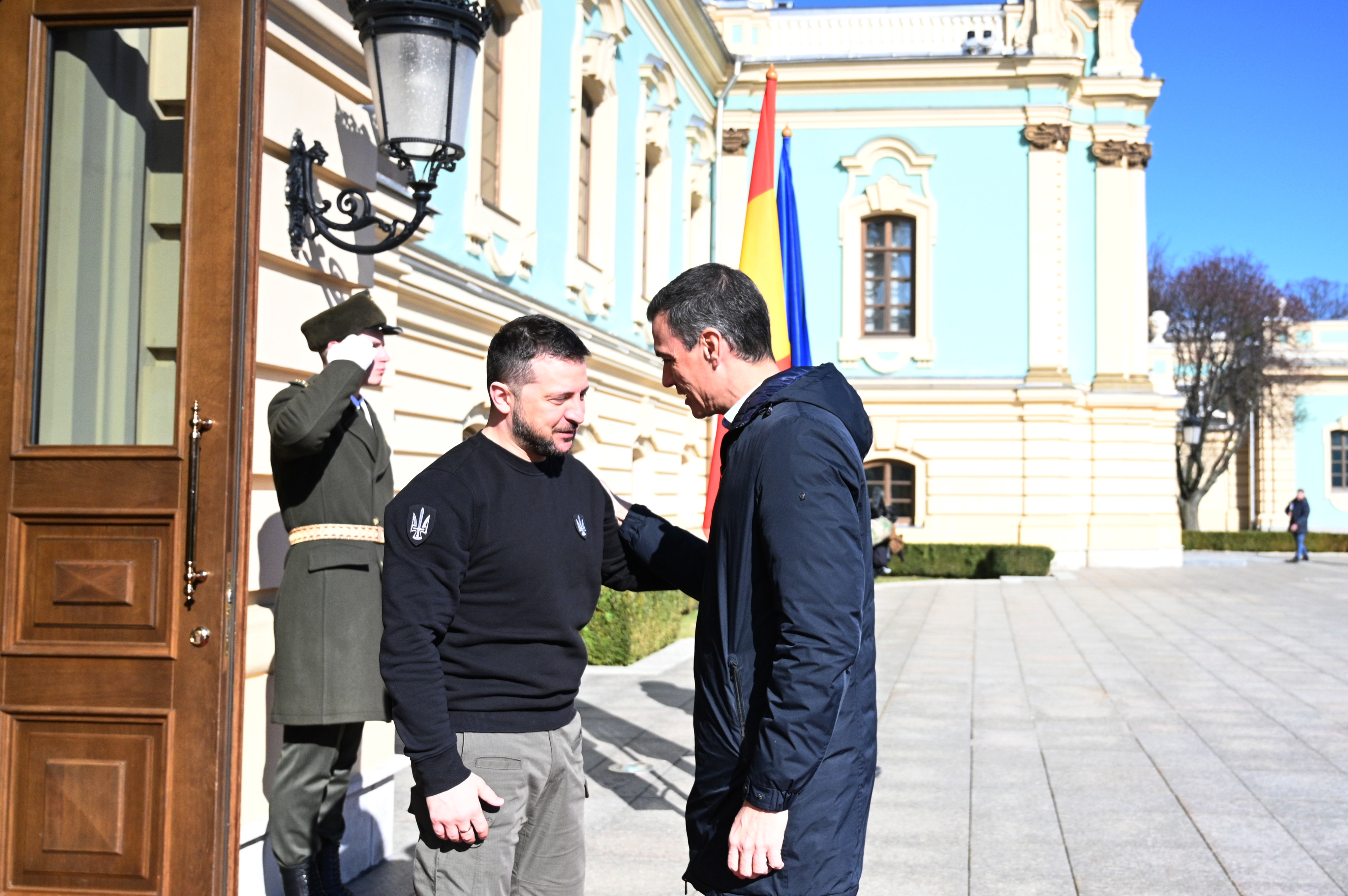 El presidente del Gobierno, Pedro Sánchez, se reúne con su homólogo ucraniano, Volodímir Zelenski, en Kiev.