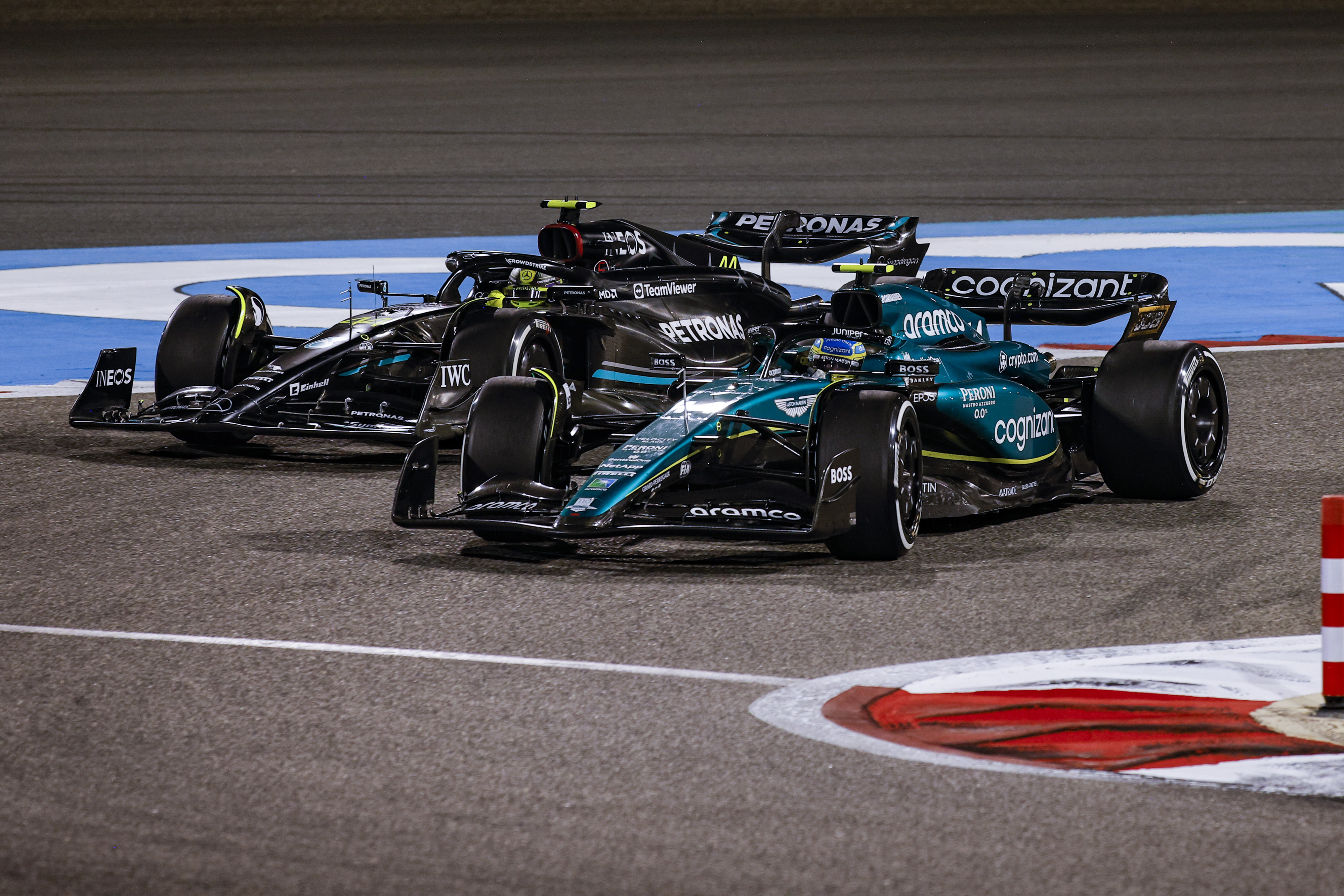 Alonso and Hamilton, hand to hand in Sakhir.  (Photo by Gongora/NurPhoto)